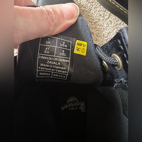 * new* Dr. Martens Women’s  Zavala Black Leather Boots Size us 9 New no box - Picture 6 of 8